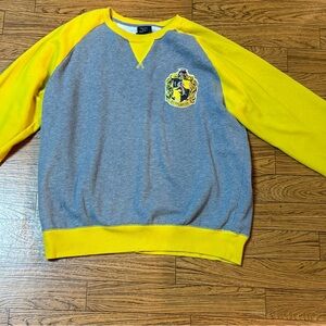 Universal Wizarding World of Harry Potter Hufflepuff sweatshirt 2XL
